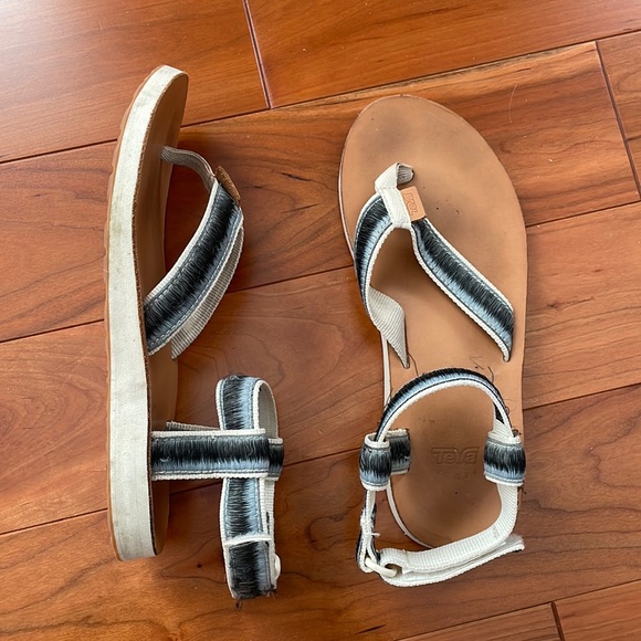 Teva sandals - Picture 1 of 3